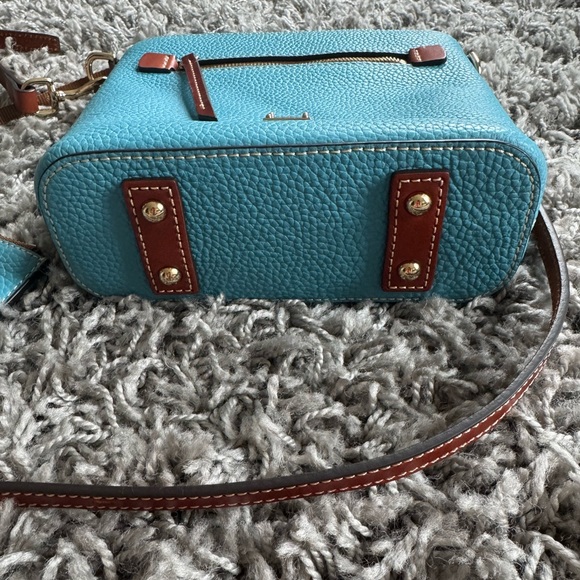 Dooney & Bourke Teal Pebble Leather Crossbody with matching Zip Wallet - Picture 4 of 9